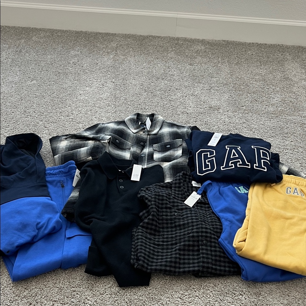 NWT GAP kids boy’s bundle - 9 items all new with tags!!!! Size 8💙🖤💙🖤